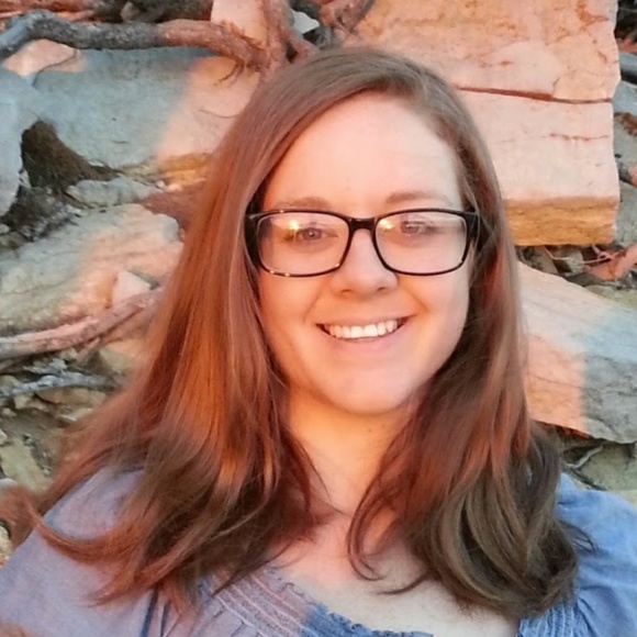 Meet your Posher, Leila - Picture 2 of 2